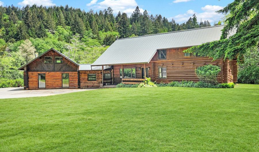 17285 RUSTIC Ln, Brookings, OR 97415 - 3 Beds, 4 Bath