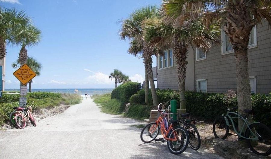 310 7TH St, Atlantic Beach, FL 32233 - 2 Beds, 2 Bath