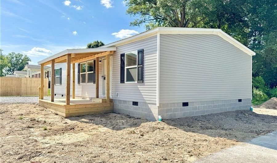 140 Morning Dr, Austin, IN 47102 - 3 Beds, 2 Bath