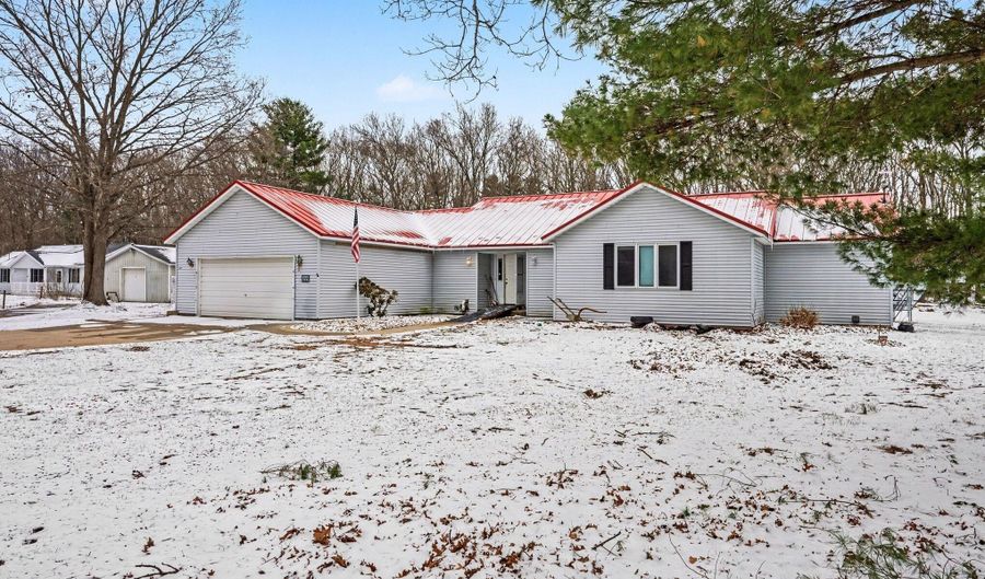 3680 Allegan Dam Rd, Allegan, MI 49010 - 3 Beds, 4 Bath