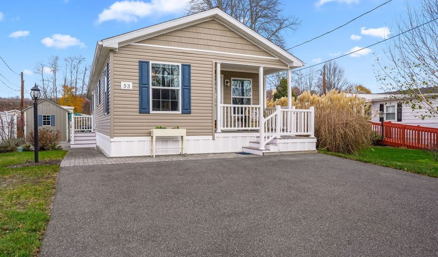 53 Greenlawn Dr, Danbury, CT 06810 - 2 Beds, 2 Bath