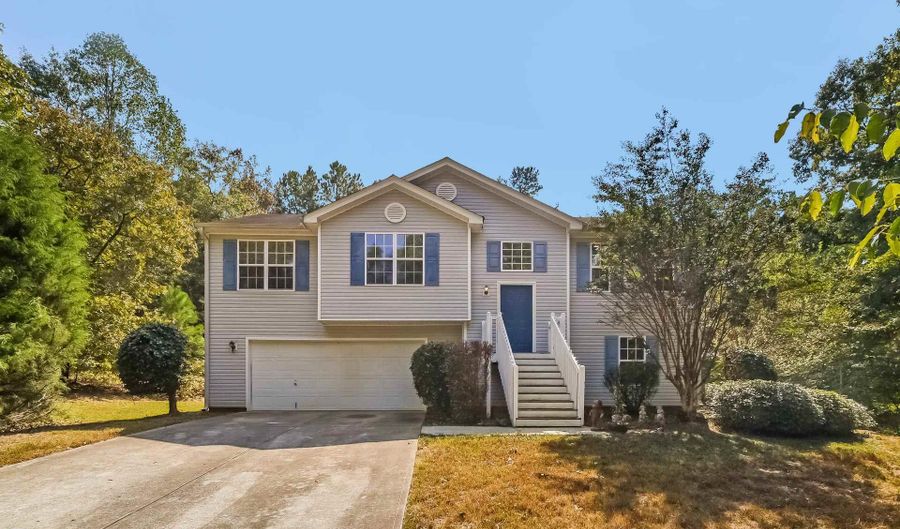 648 Red Fox Ln, Auburn, GA 30011 - 3 Beds, 2 Bath