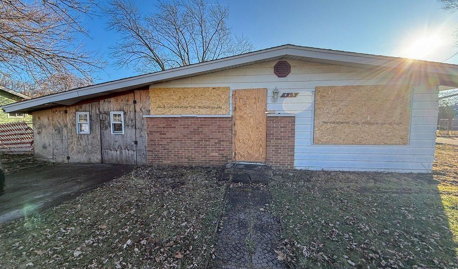 413 W Winthrop Ave, Addison, IL 60101 - 3 Beds, 1 Bath
