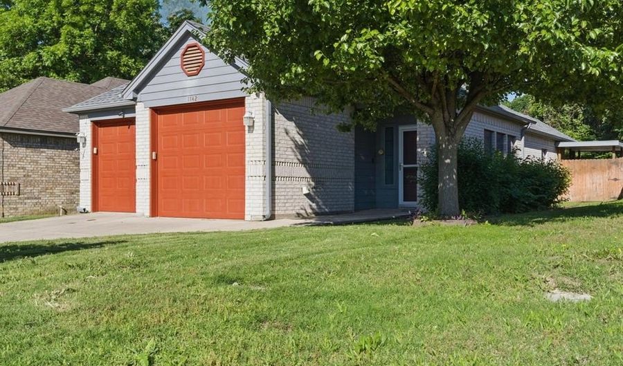 1142 Story Book Ln, Weatherford, TX 76086 - 2 Beds, 2 Bath