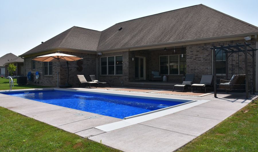 8034 Clearwater Ct, Plainfield, IN 46168 - 3 Beds, 3 Bath
