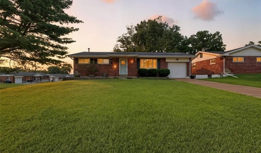 9800 Ridgely Ln, Affton, MO 63123 - 2 Beds, 2 Bath