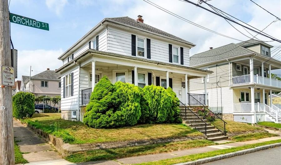117 Orchard St, East Providence, RI 02914 - 4 Beds, 2 Bath