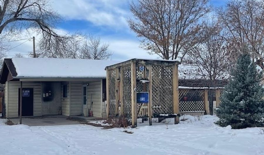 502 S 9th St, Thermopolis, WY 82443 - 2 Beds, 1 Bath