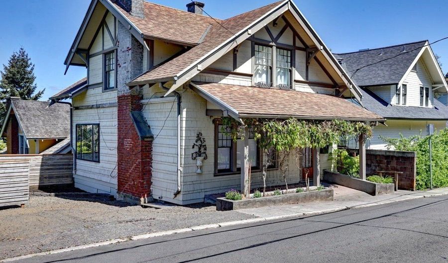 1244 GRAND Ave, Astoria, OR 97103 - 3 Beds, 2 Bath