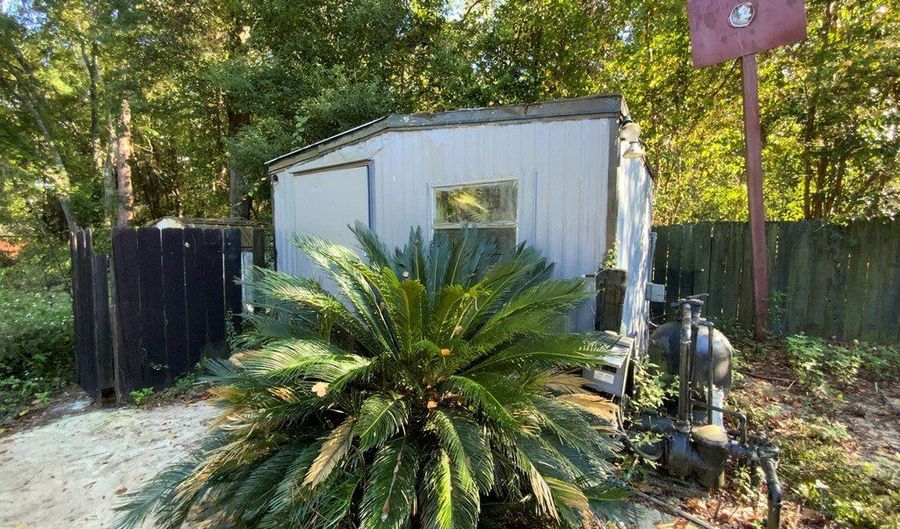 1103 Stewart Ave, Bainbridge, GA 39819 - 4 Beds, 2 Bath