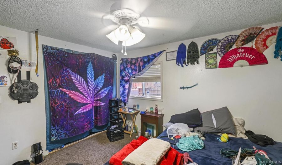 944 Kathrine St, Buhl, ID 83316 - 3 Beds, 2 Bath