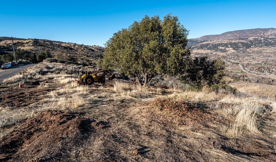 30700 Fox Ridge Ct, Tehachapi, CA 93561 - 0 Beds, 0 Bath