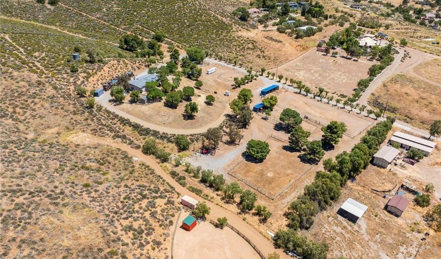 35675 Peppertree, Agua Dulce, CA 91390 - 3 Beds, 3 Bath
