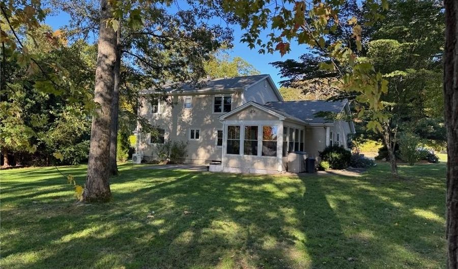 2212 Phenix Ave, Cranston, RI 02921 - 4 Beds, 2 Bath