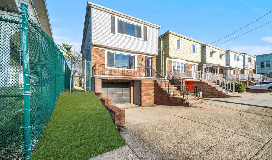 185 W 3RD St 1, Bayonne, NJ 07002 - 3 Beds, 3 Bath