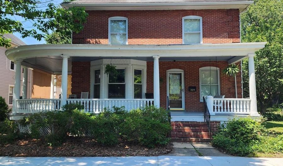 328 N BRADFORD St, Dover, DE 19904 - 4 Beds, 2 Bath