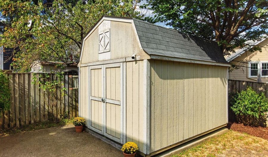 2607 WASHINGTON Blvd, Arlington, VA 22201 - 3 Beds, 3 Bath