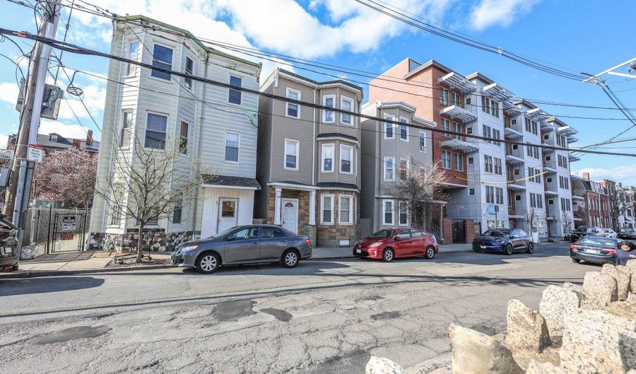 64 Bremen St, Boston, MA 02128 - 6 Beds, 3 Bath