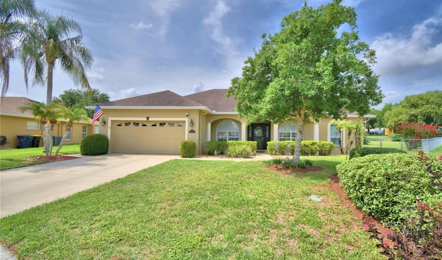 112 WATERVIEW Cir, Auburndale, FL 33823 - 3 Beds, 2 Bath