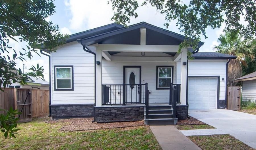607 Matlock, Aransas Pass, TX 78336 - 2 Beds, 1 Bath