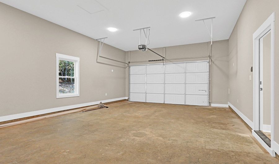 507 N Ridge Rd, Barnesville, GA 30204 - 4 Beds, 3 Bath