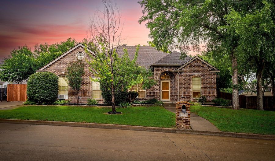 303 Blue Berry Ln, Aledo, TX 76008 - 3 Beds, 2 Bath