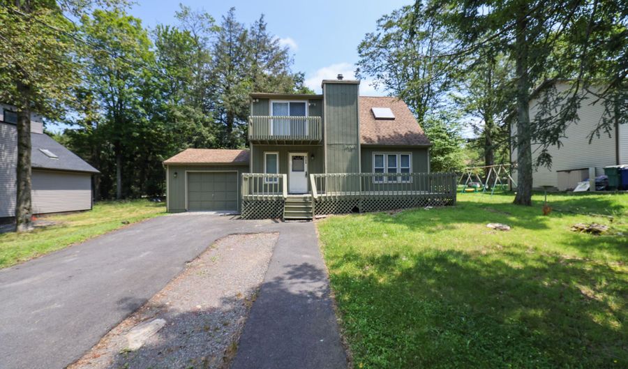 3055 Briarwood Dr, Tobyhanna, PA 18466 - 3 Beds, 2 Bath
