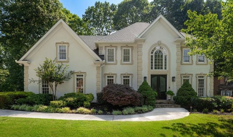 10650 Centennial Dr, Alpharetta, GA 30022 - 7 Beds, 5 Bath