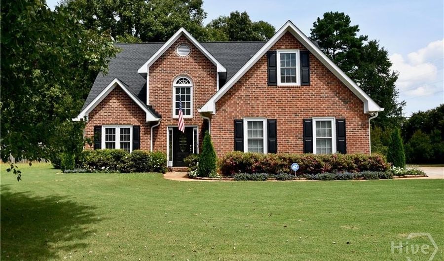 102 Meadow Creek Dr, Athens, GA 30605 - 4 Beds, 3 Bath