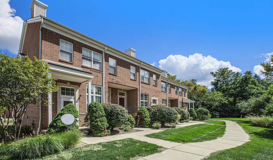 1947 Lindsay Ln, Ann Arbor, MI 48104 - 2 Beds, 2 Bath