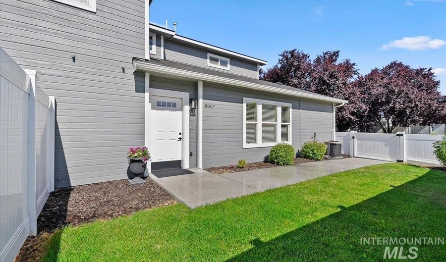 8907 W Candleston Ln, Boise, ID 83709 - 2 Beds, 2 Bath