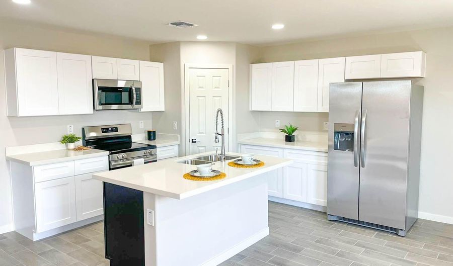 9494 W Tinajas Dr, Arizona City, AZ 85123 - 3 Beds, 2 Bath