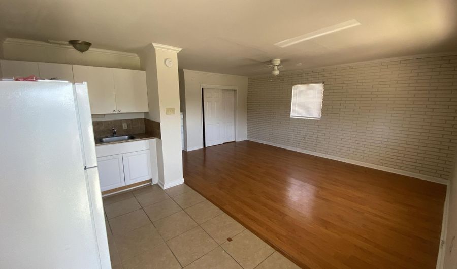 1126 Aster St, Baton Rouge, LA 70802 - 1 Beds, 1 Bath