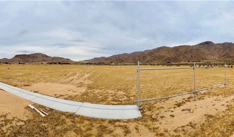 26000 Las Piedras, Apple Valley, CA 92308 - 0 Beds, 0 Bath