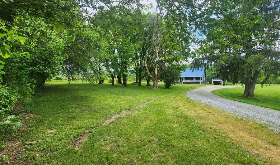 27 Russell Farm Rd, Andrews, NC 28901 - 3 Beds, 2 Bath