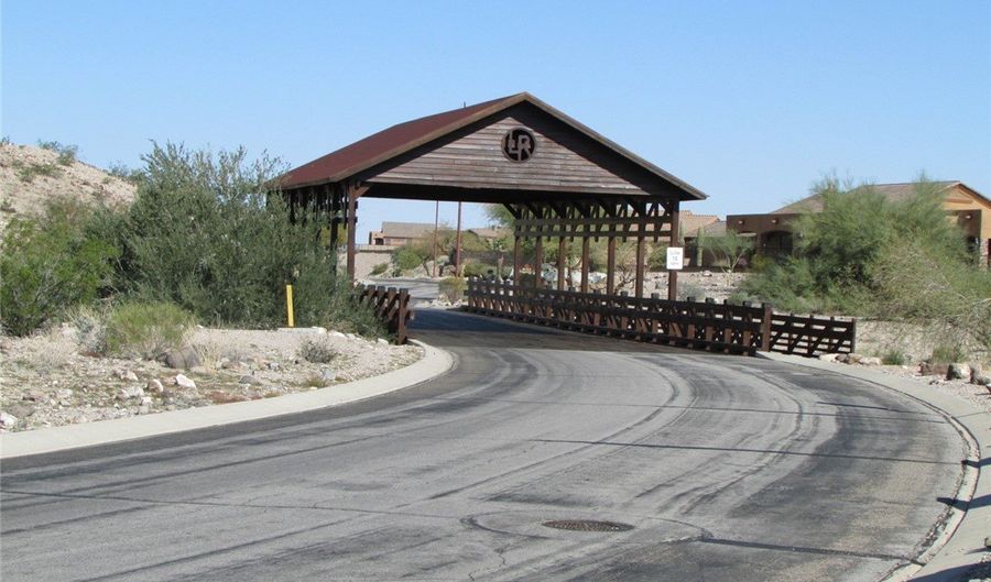 2824 Fort Silver Dr, Bullhead City, AZ 86429 - 3 Beds, 2 Bath