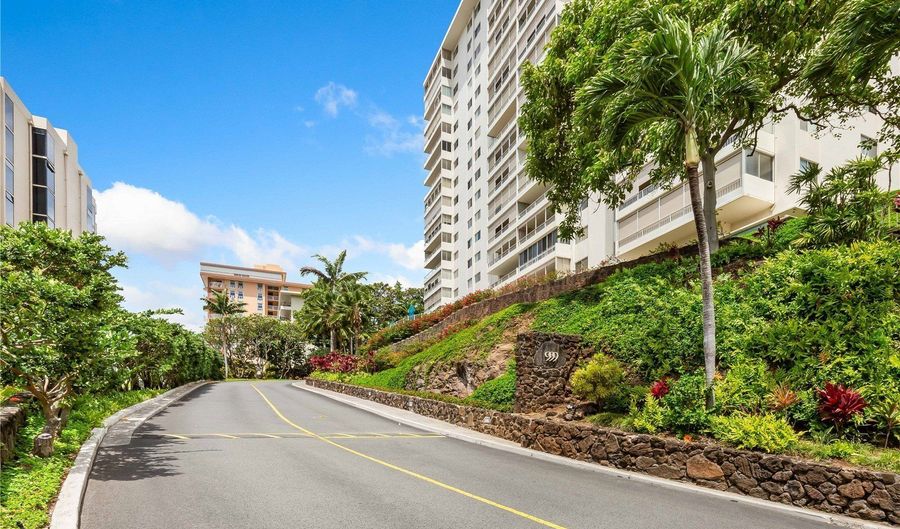 999 Wilder Ave 305, Honolulu, HI 96822 - 3 Beds, 2 Bath