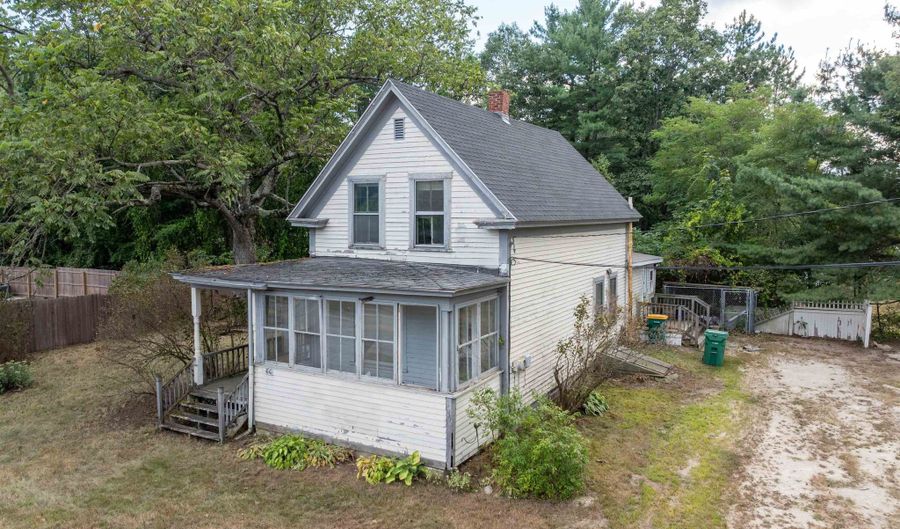 66 Chestnut Hill Rd, Rochester, NH 03867 - 3 Beds, 1 Bath