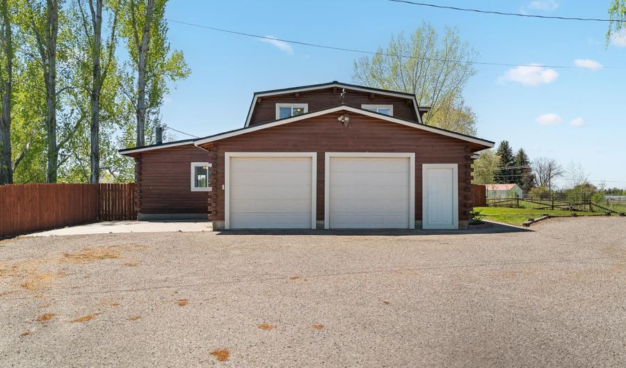 91 W 100 N, Blackfoot, ID 83221 - 7 Beds, 2 Bath