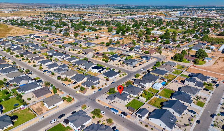 3712 Ederd Dr, Carlsbad, NM 88220 - 4 Beds, 3 Bath