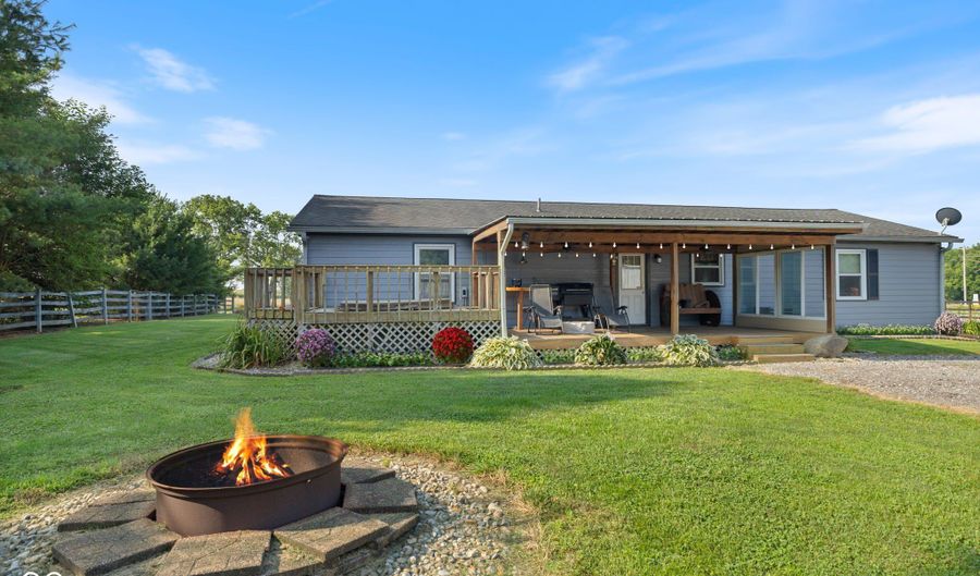 6919 E Us Highway 36, Bainbridge, IN 46105 - 3 Beds, 2 Bath