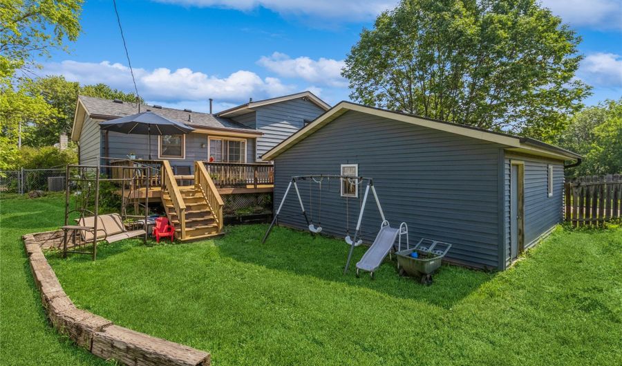 1002 3rd St SW, Altoona, IA 50009 - 4 Beds, 2 Bath