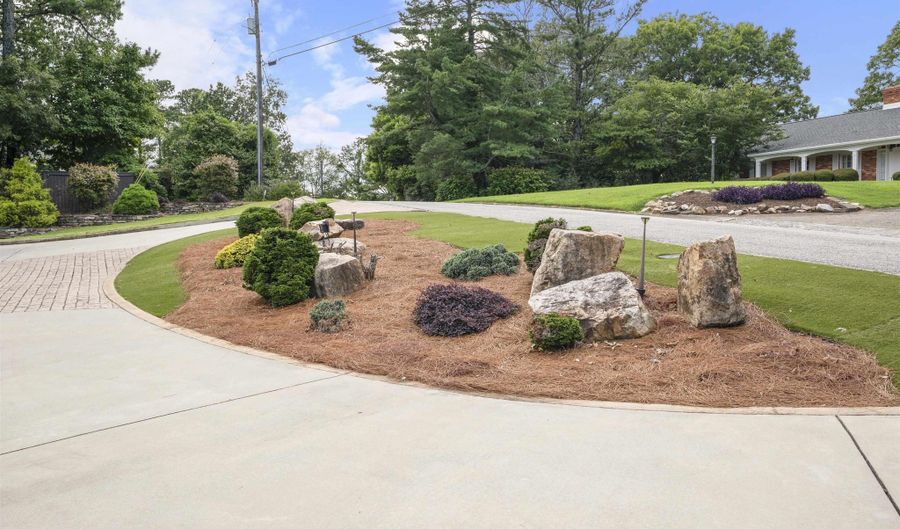 539 HILLYER HIGH Rd, Anniston, AL 36207 - 5 Beds, 4 Bath