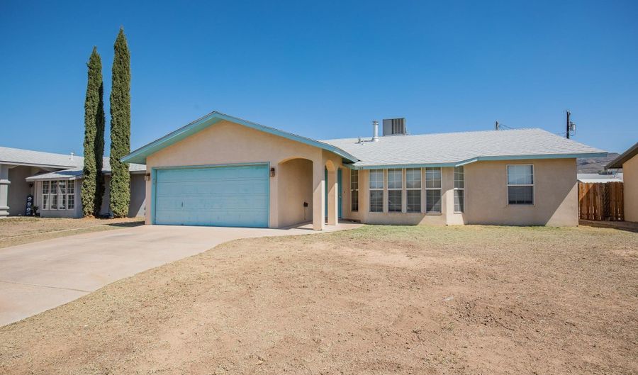 305 Santa Fe Dr, Alamogordo, NM 88310 - 3 Beds, 2 Bath