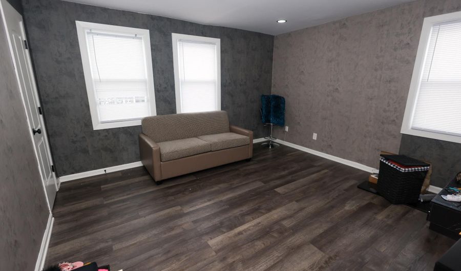 2433 IRVING St SE, Washington, DC 20020 - 2 Beds, 2 Bath