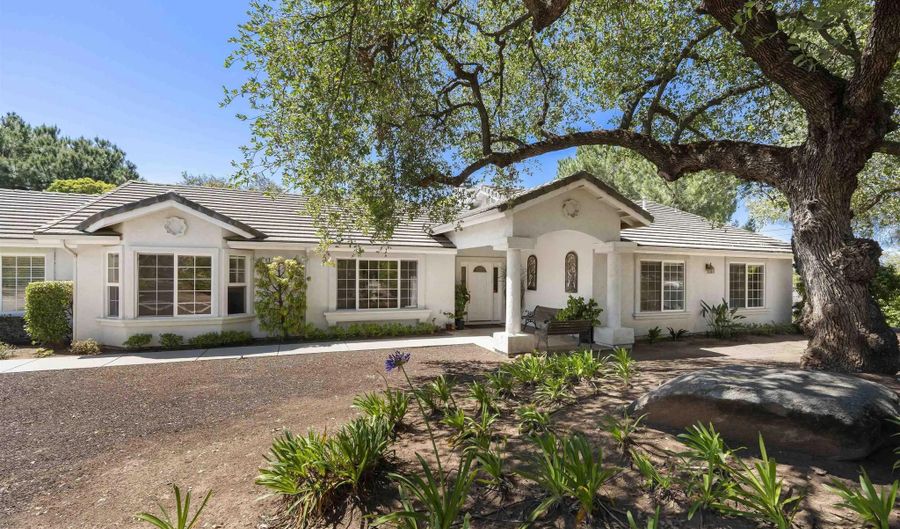 10525 Burned Oak Ln, Escondido, CA 92026 - 4 Beds, 3 Bath