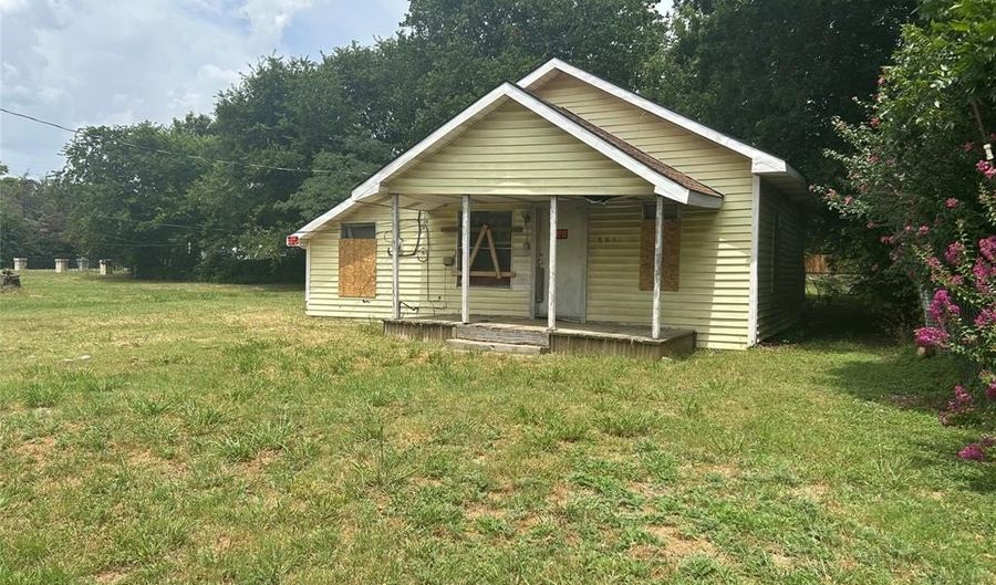 804 S Rusk Ave, Alvarado, TX 76009 - 3 Beds, 1 Bath