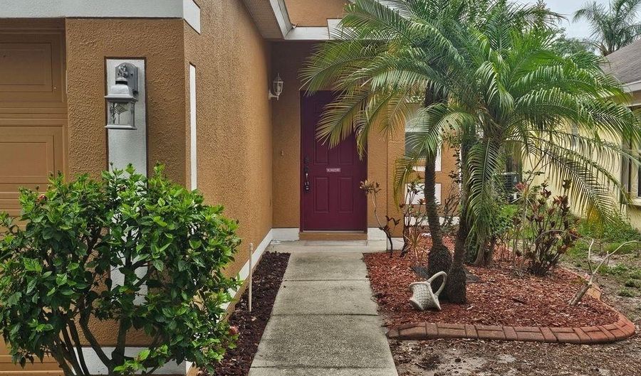 7625 CLOVELLY PARK Pl, Apollo Beach, FL 33572 - 3 Beds, 2 Bath