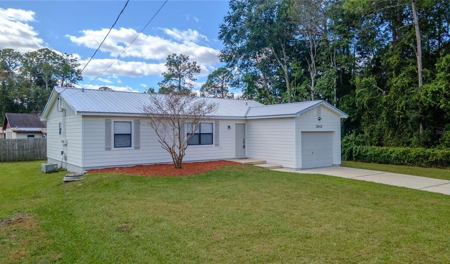 24024 DEER Rd, Astor, FL 32102 - 3 Beds, 2 Bath