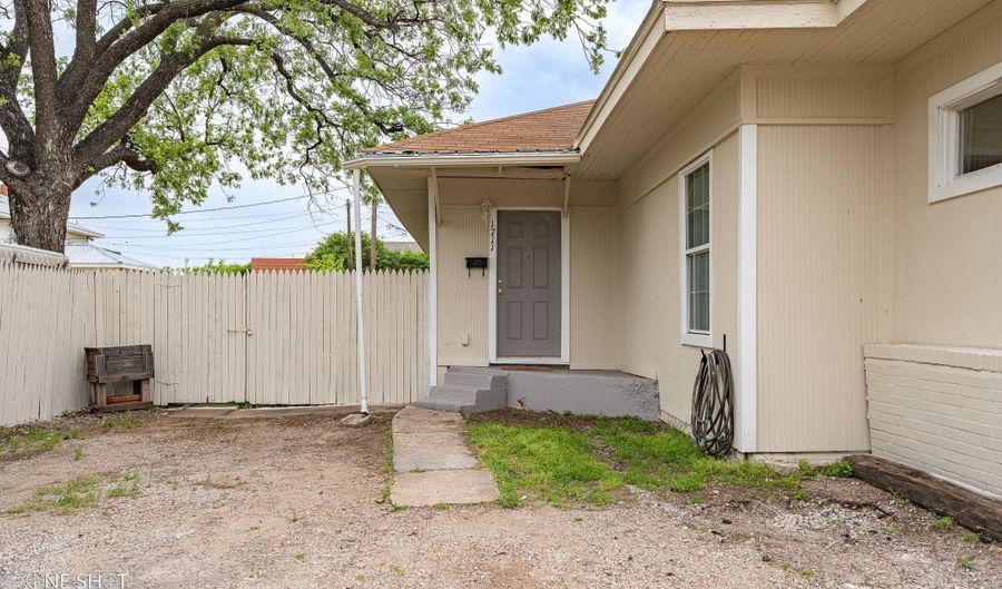 1711 N 3rd St, Abilene, TX 79603 - 3 Beds, 3 Bath